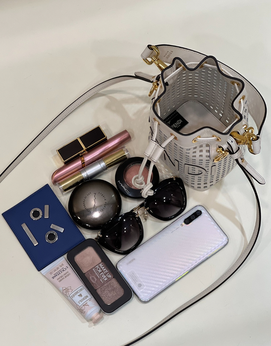 펜디 몬트레조미니버킷백 화이트실버8.jpg