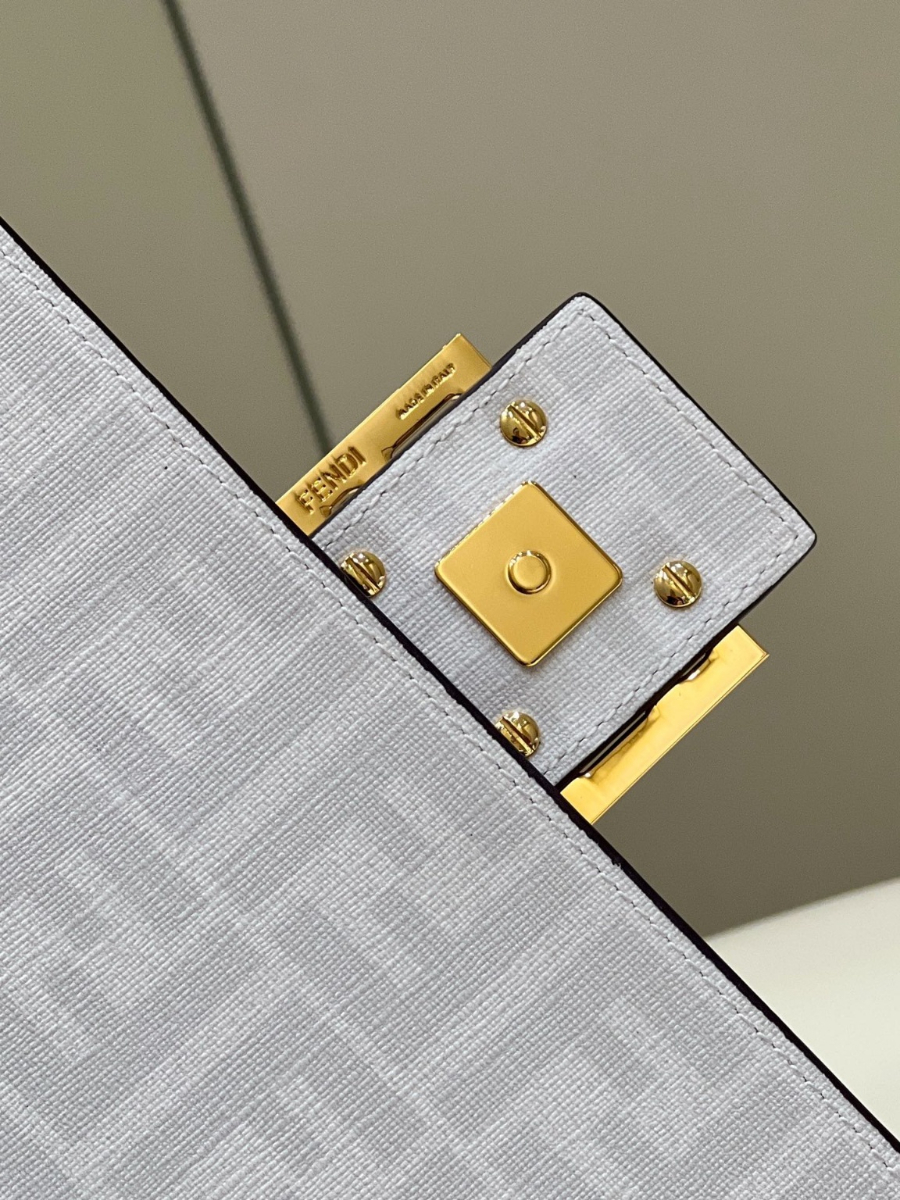 펜디 바게트백미디엄 화이트멀티7.jpg