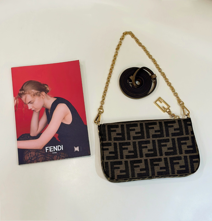 펜디 바게트파우치 다크브라운2.jpg