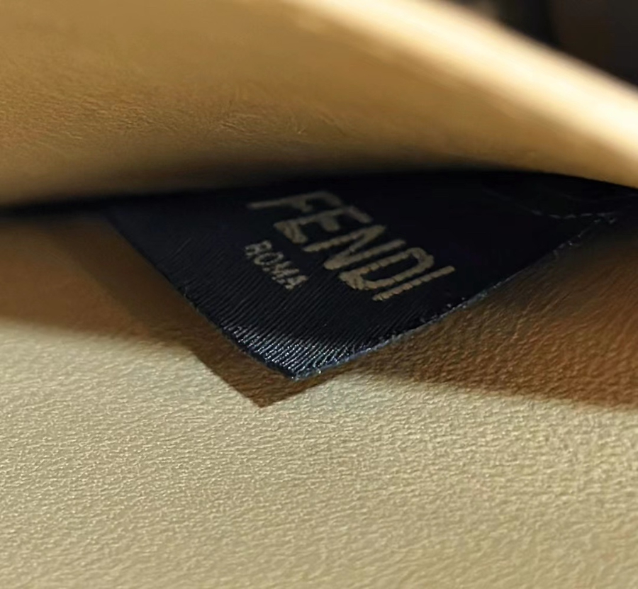 펜디 피카부아이씨유 브라운8.jpg