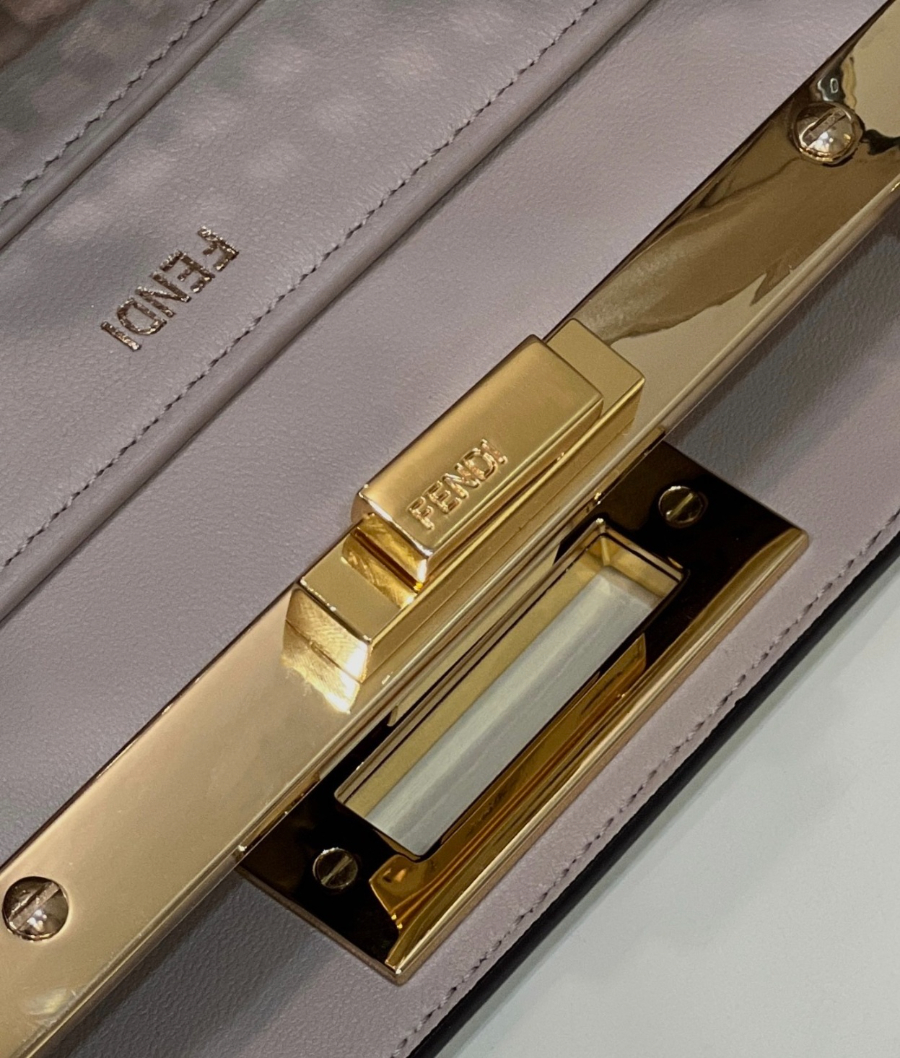 펜디 피카부아이씨유 화이트브라운6.jpg