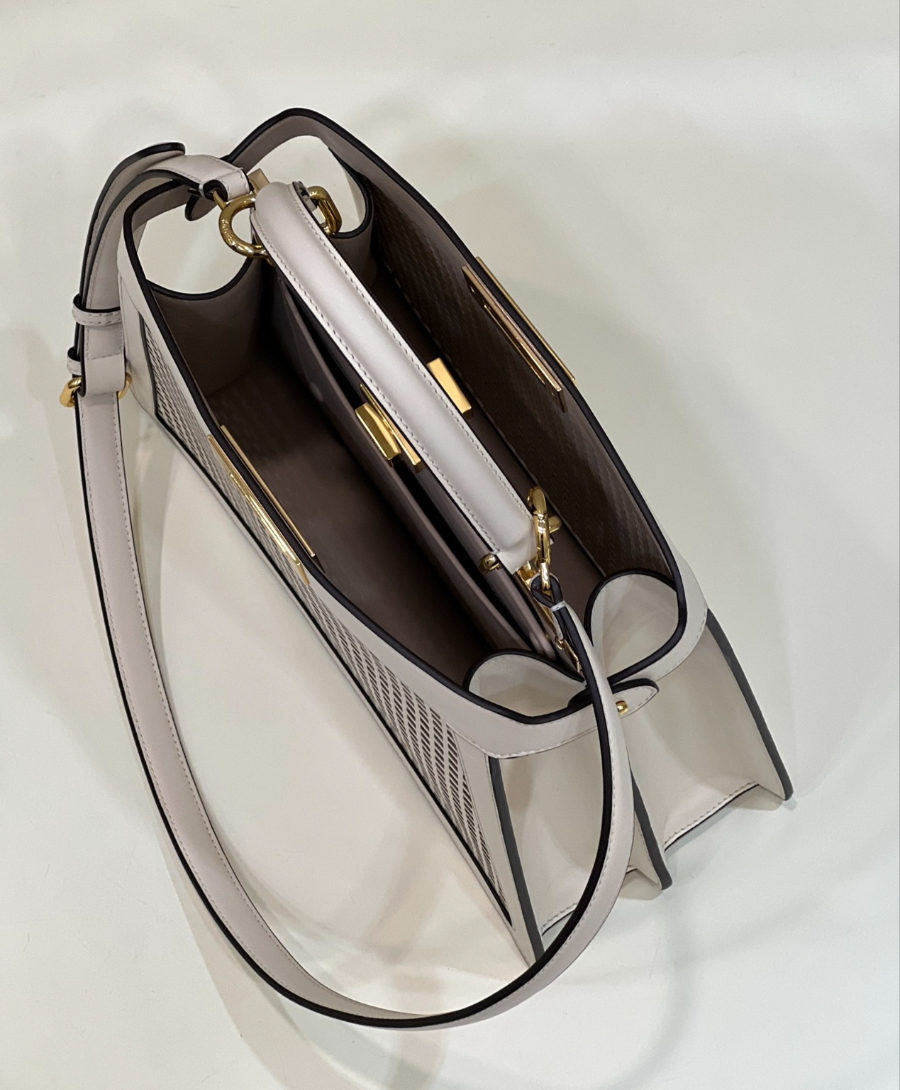 펜디 피카부아이씨유 화이트브라운9.jpg