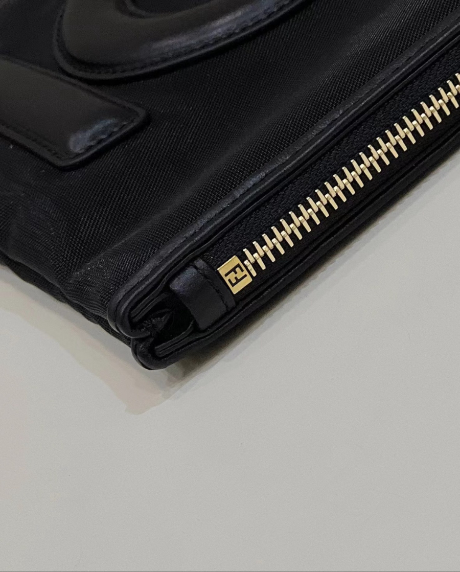 펜디 메쉬클러치 블랙5.jpg