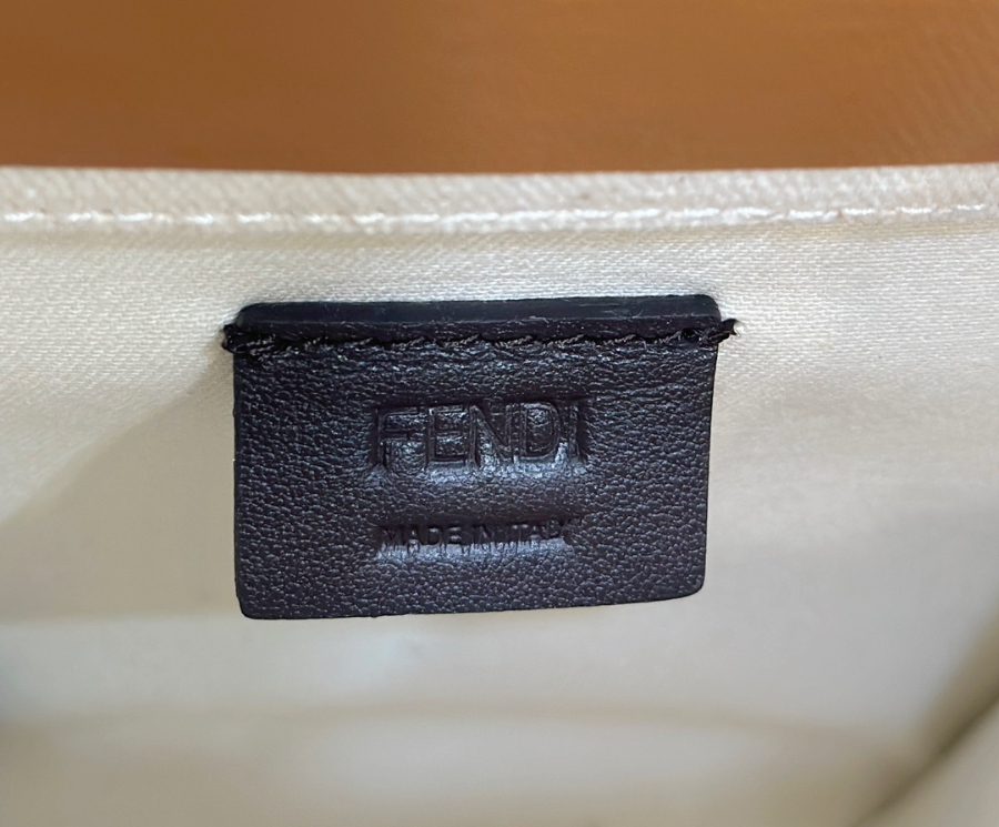 펜디 선샤인미니쇼퍼백 화이트브라운7.jpg