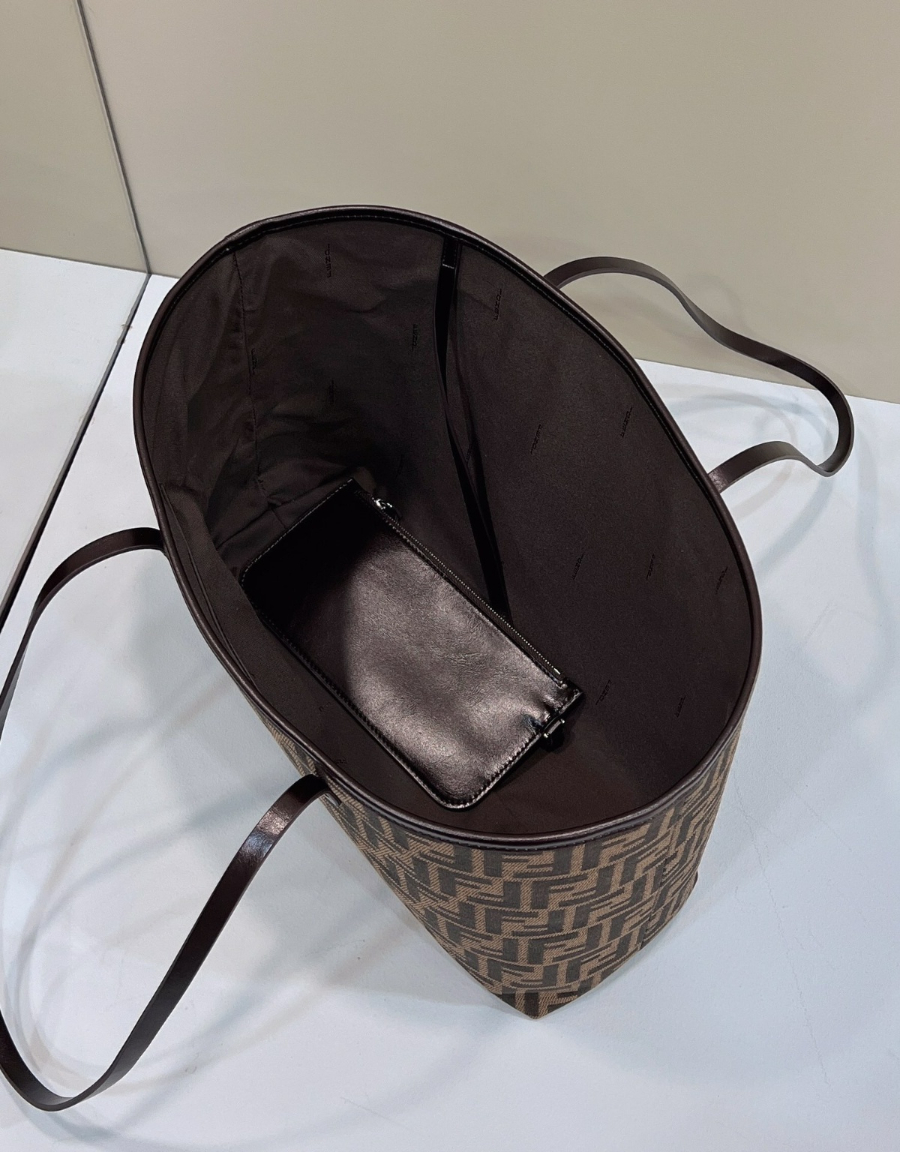 펜디 쇼퍼백 다크브라운9.jpg
