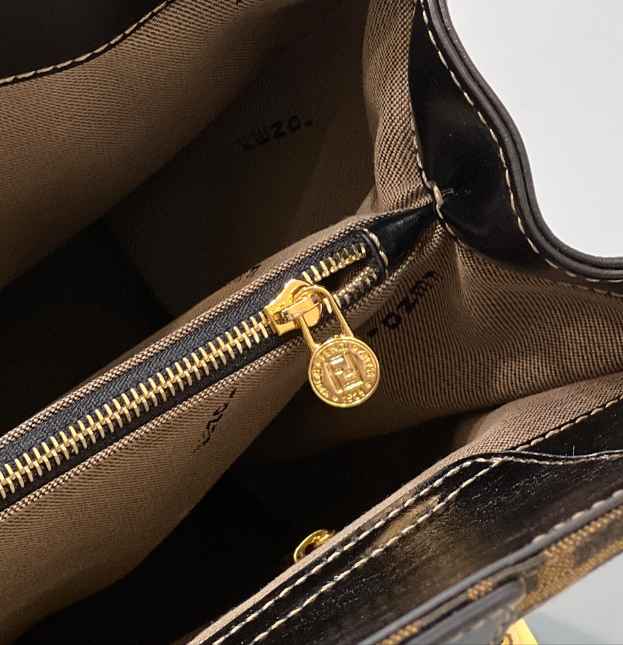 펜디 토트백 다크브라운6.jpg