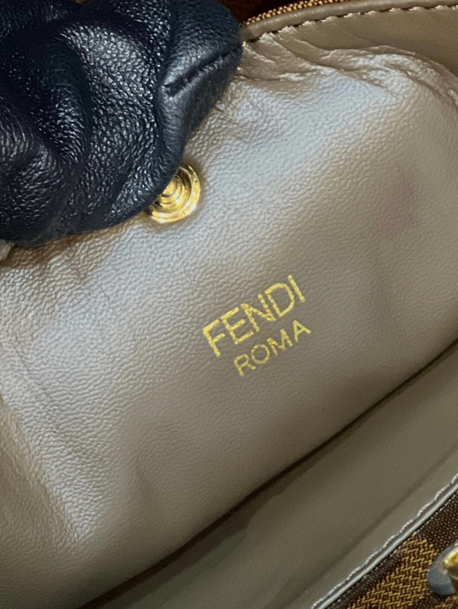 펜디 피카부엑스라이트미디엄 핑크6.jpg