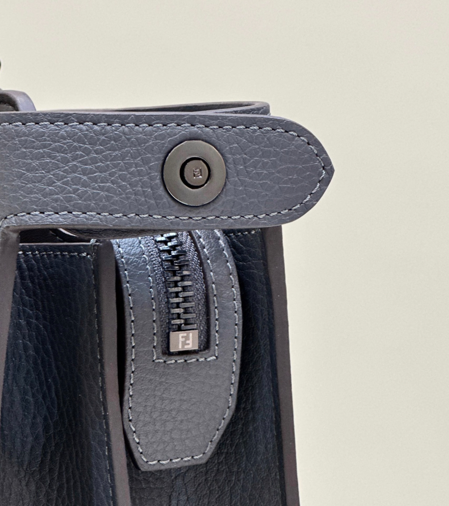 펜디 피카부탑핸들토트백 다크그레이5.jpg