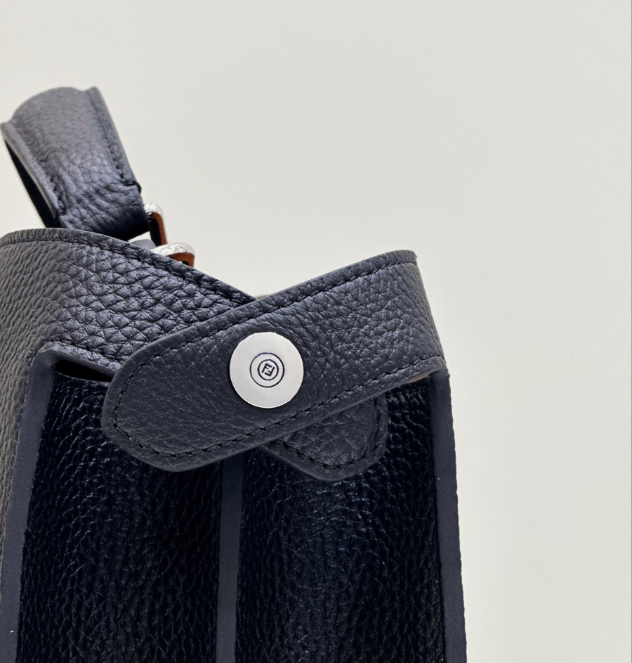 펜디 피카부탑핸들토트백 블랙6.jpg