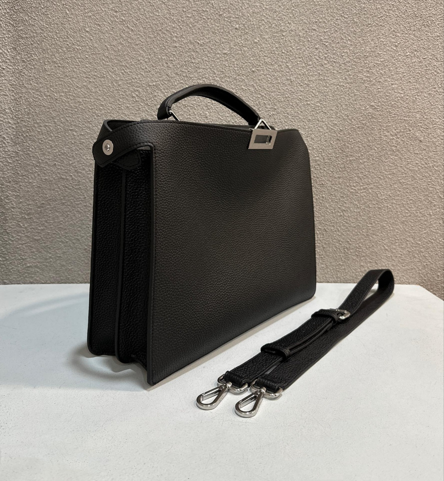 펜디 피카부탑핸들토트백 블랙4.jpg