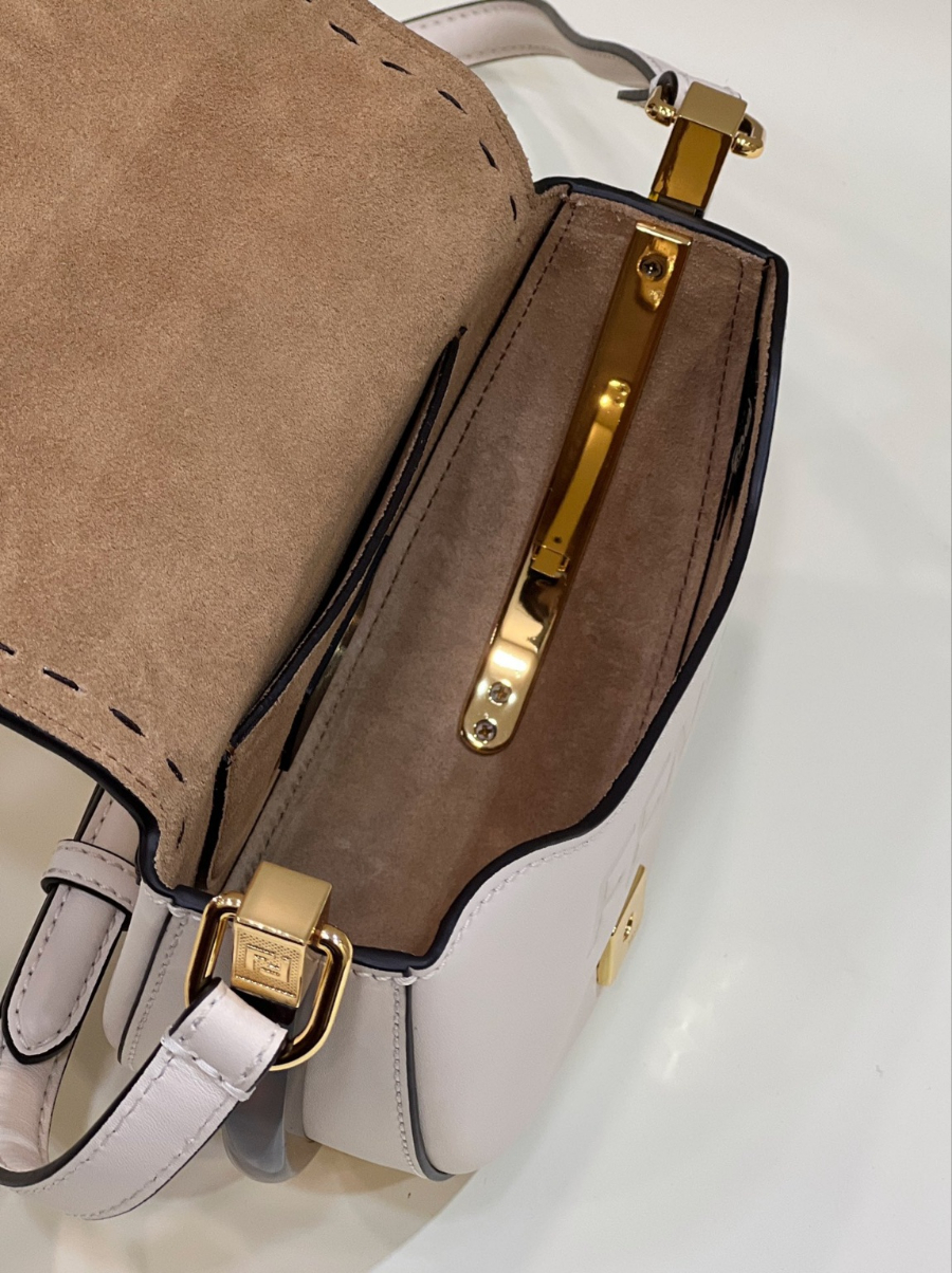 펜디 문라이트숄더백 아이보리9.jpg