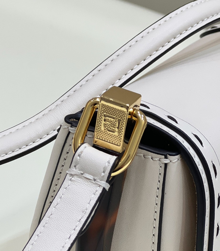 펜디 문라이트숄더백 아이보리5.jpg