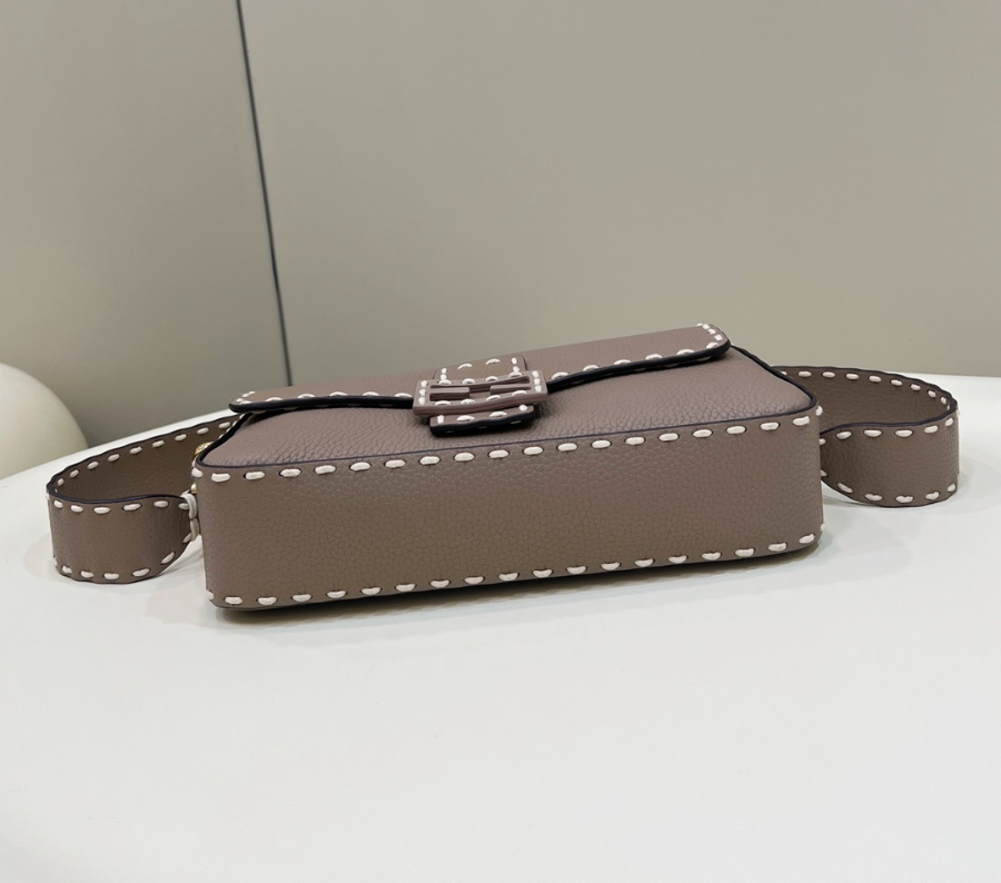 펜디 바게트백 딥 브라운3.jpg