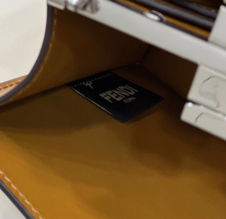 펜디 피카부컷쁘띠 브라운5.jpg