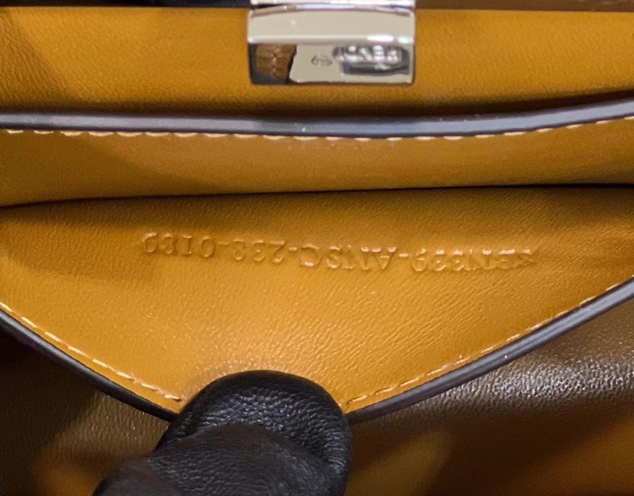 펜디 피카부컷쁘띠 브라운7.jpg