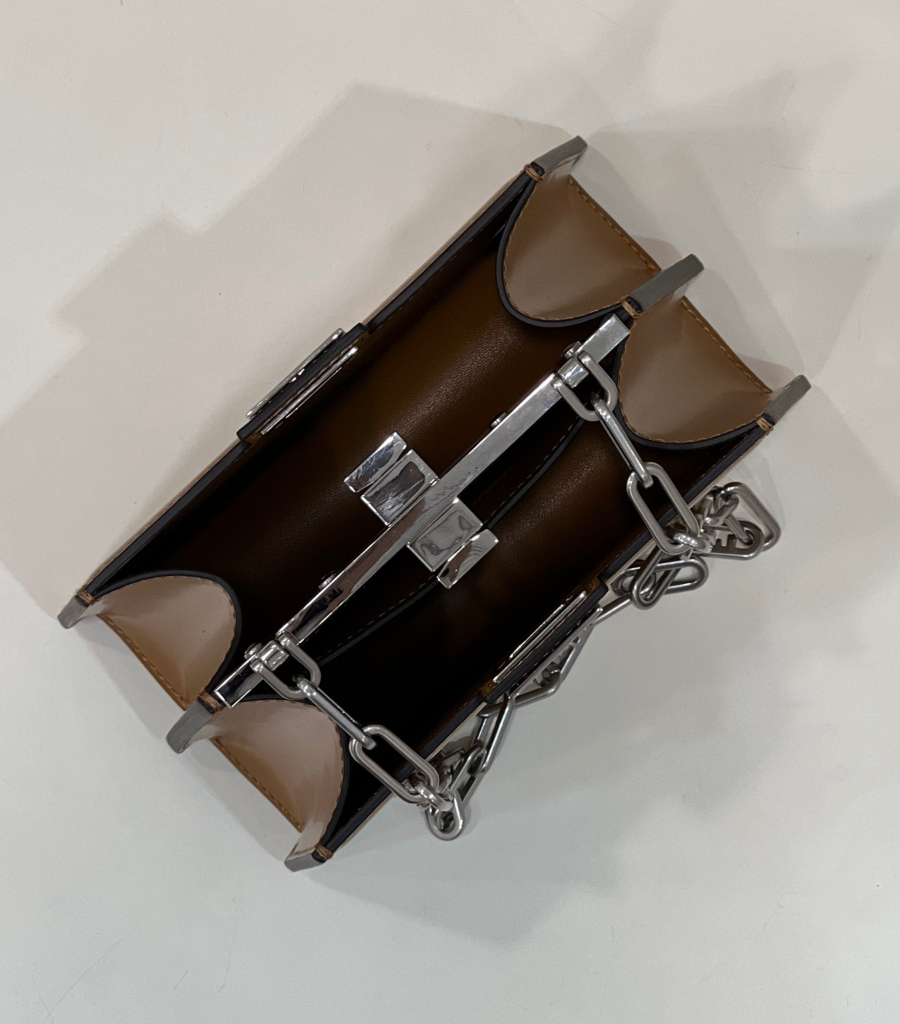 펜디 피카부컷쁘띠 브라운8.jpg