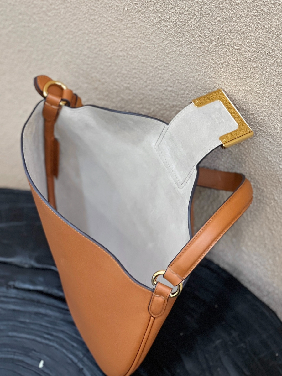 펜디 크로와상숄더백 브라운9.jpg