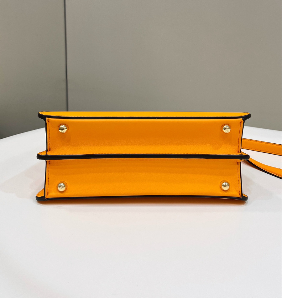 펜디 피카부아이씨유 오렌지3.jpg