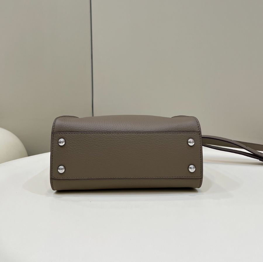 펜디 피카부아이코닉미니 다크브라운4.jpg