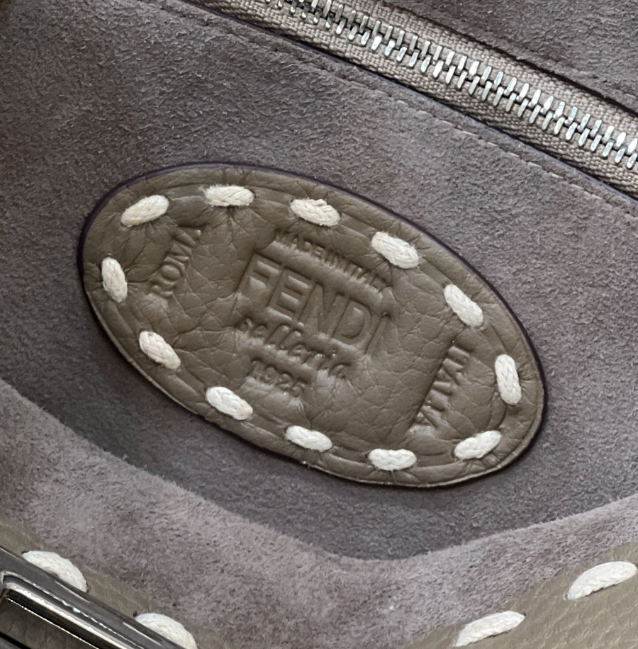 펜디 피카부아이코닉미니 다크브라운5.jpg