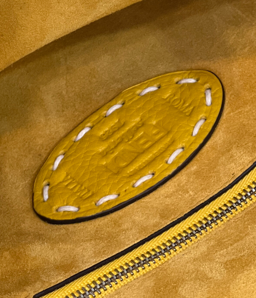 펜디 피카부아이코닉미니 옐로우6.jpg