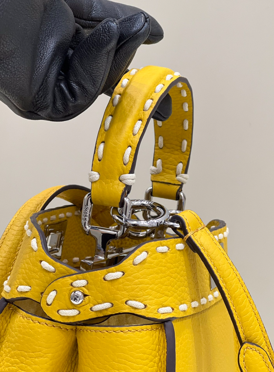 펜디 피카부아이코닉미니 옐로우7.jpg