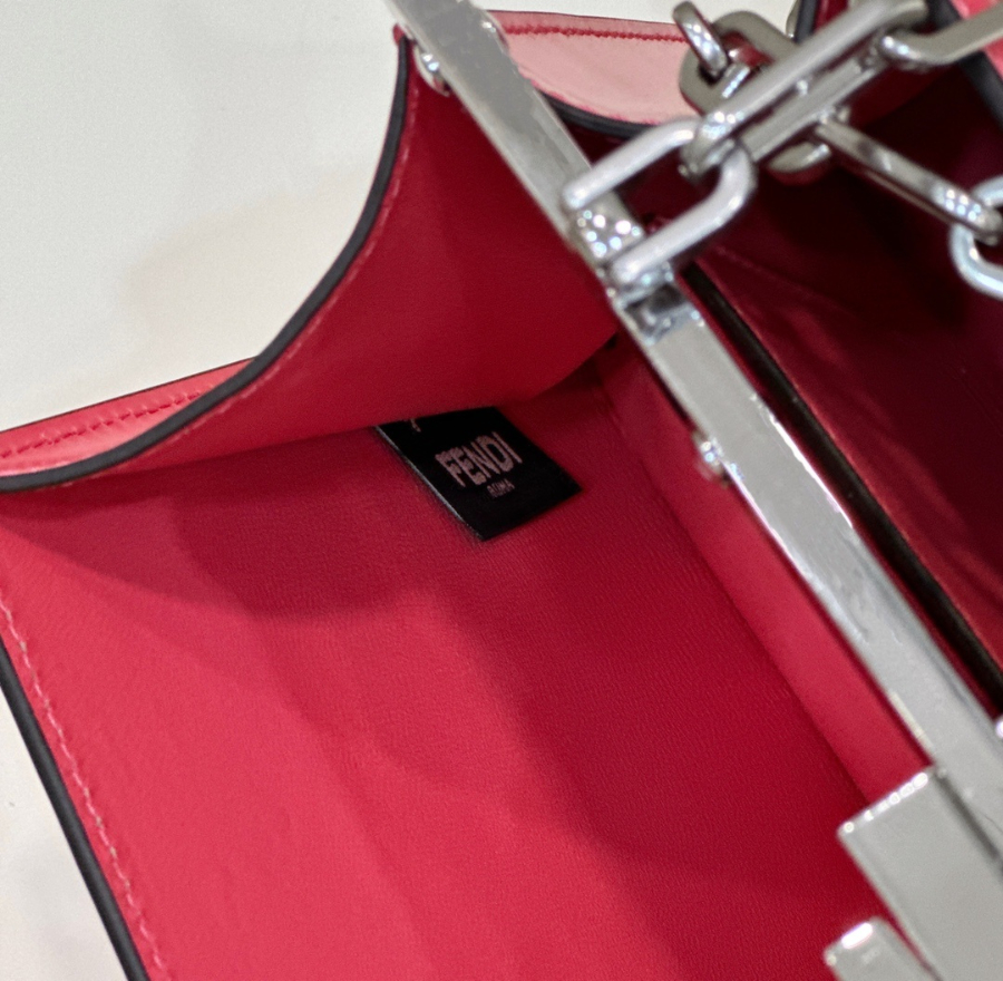 펜디 피카부컷 레드5.jpg