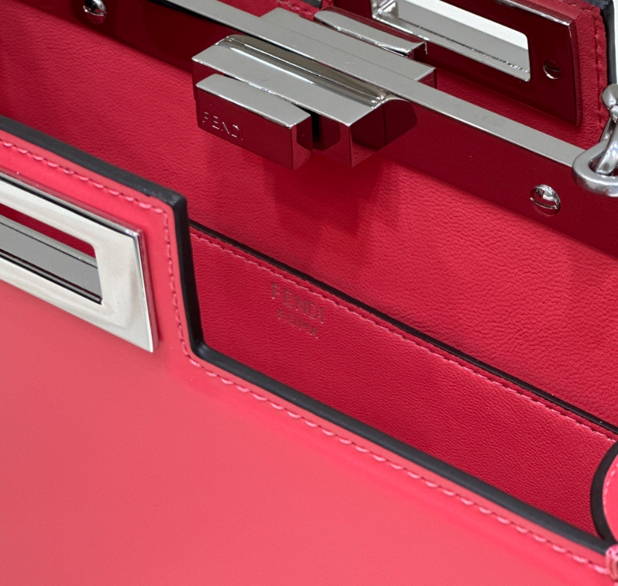 펜디 피카부컷 레드7.jpg