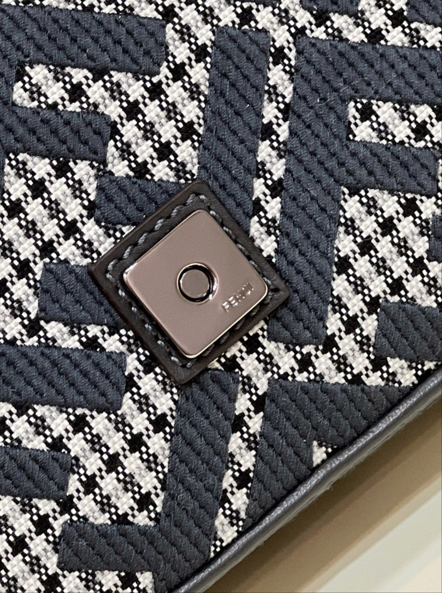 펜디 바게트백미디엄 블루6.jpg