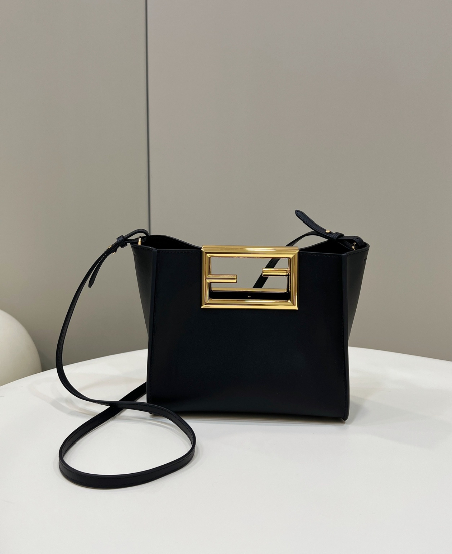 펜디 웨이숄더백 블랙1.jpg