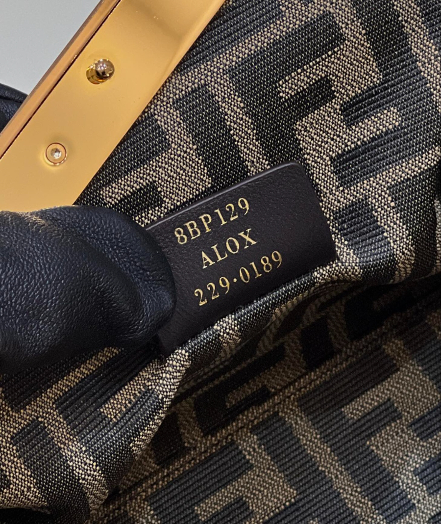 펜디 퍼스트백 블랙8.jpg