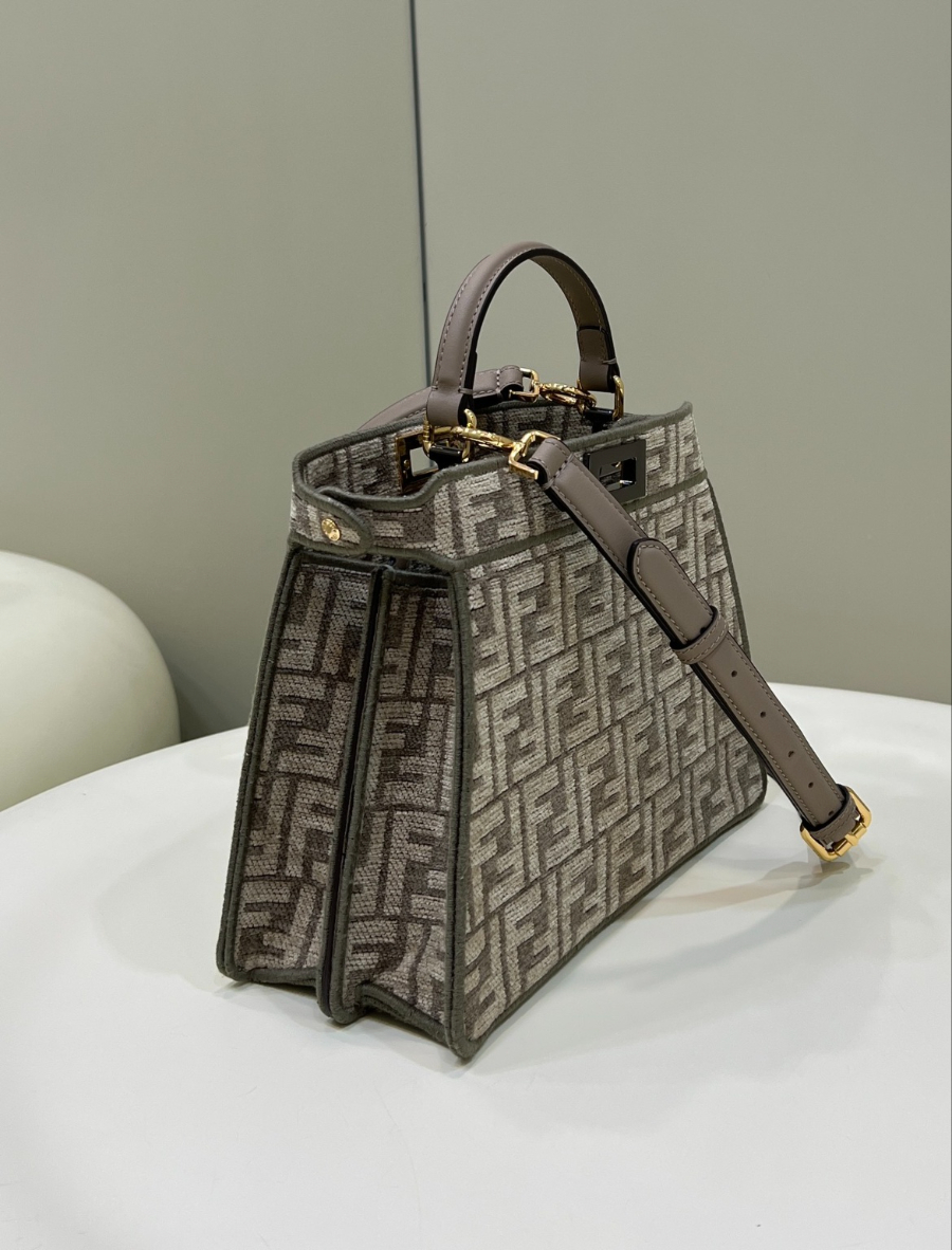 펜디 피카부아이씨유 다크그레이2.jpg