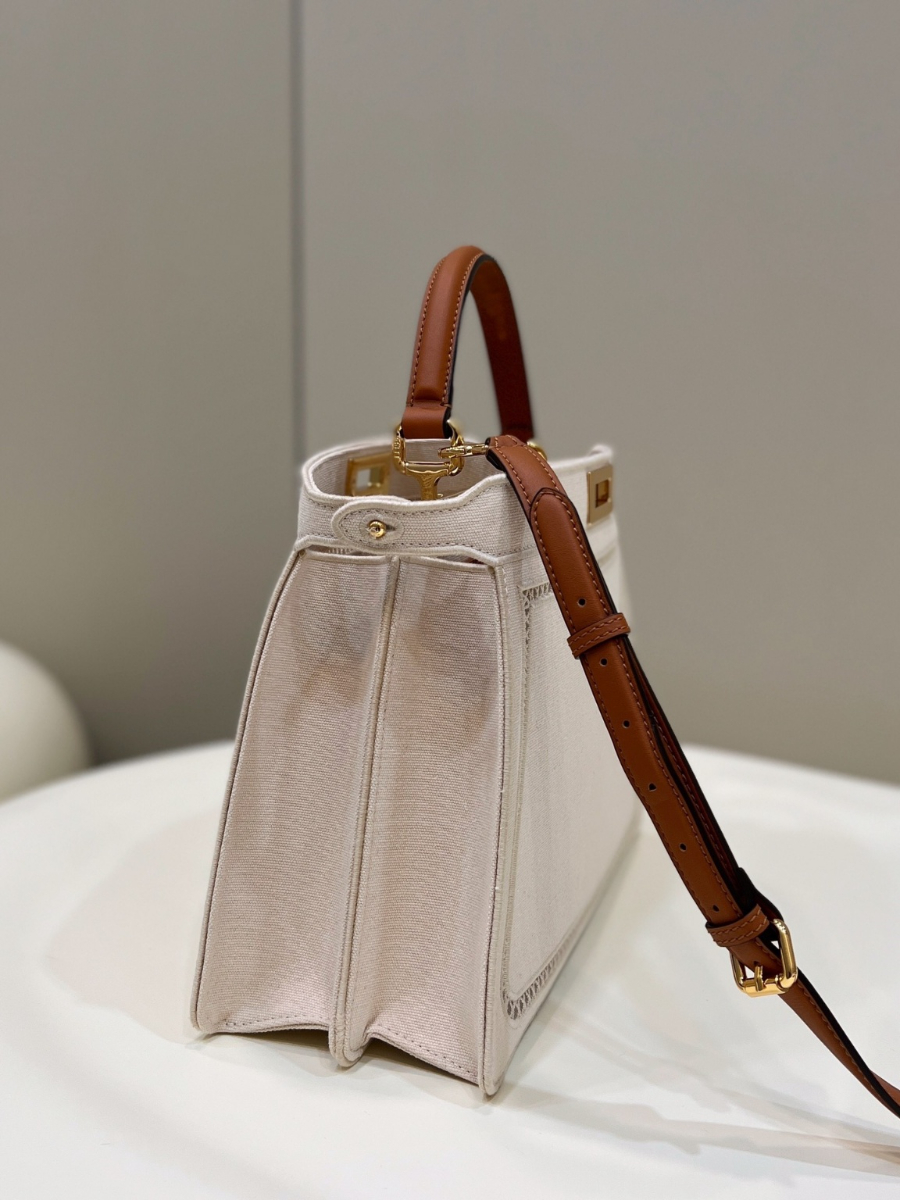 펜디 피카부아이씨유 아이보리3.jpg