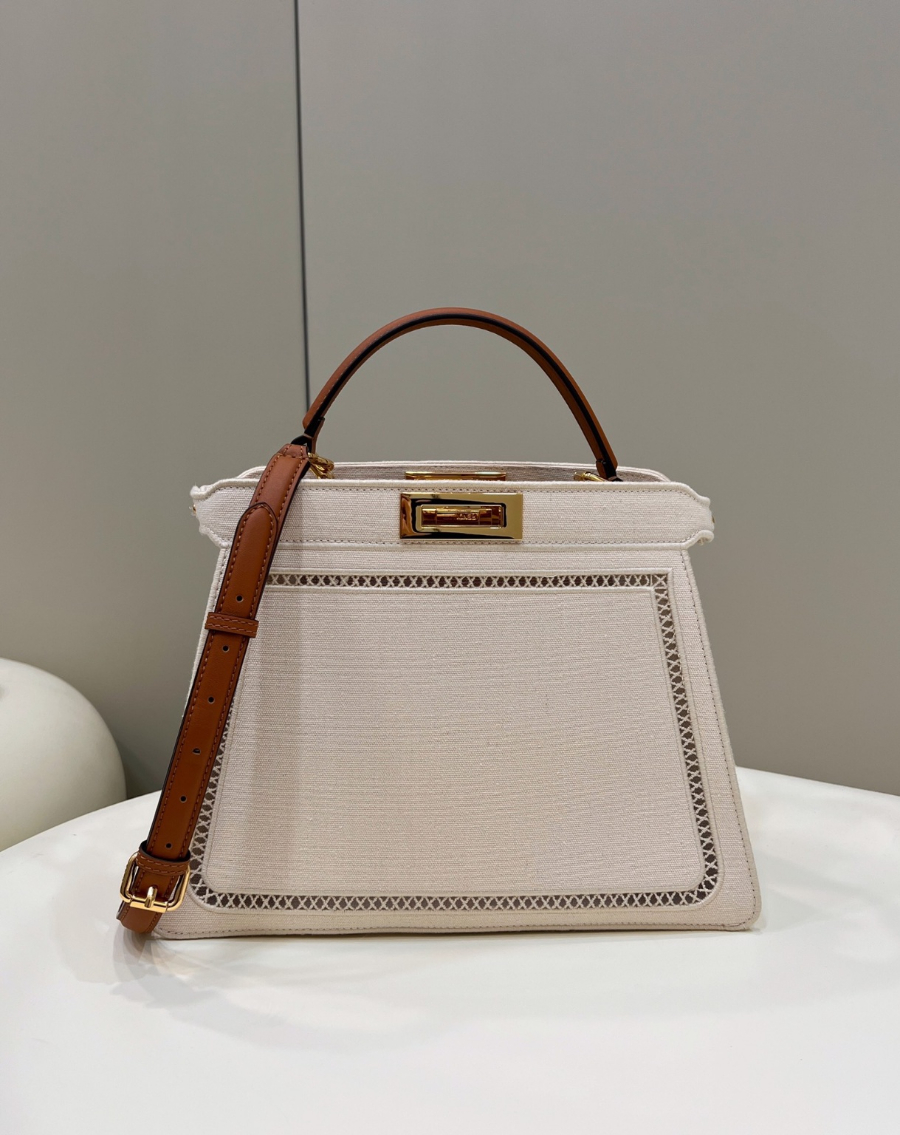 펜디 피카부아이씨유 아이보리2.jpg