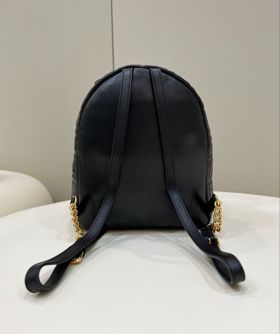 펜디 백팩 블랙2.jpg