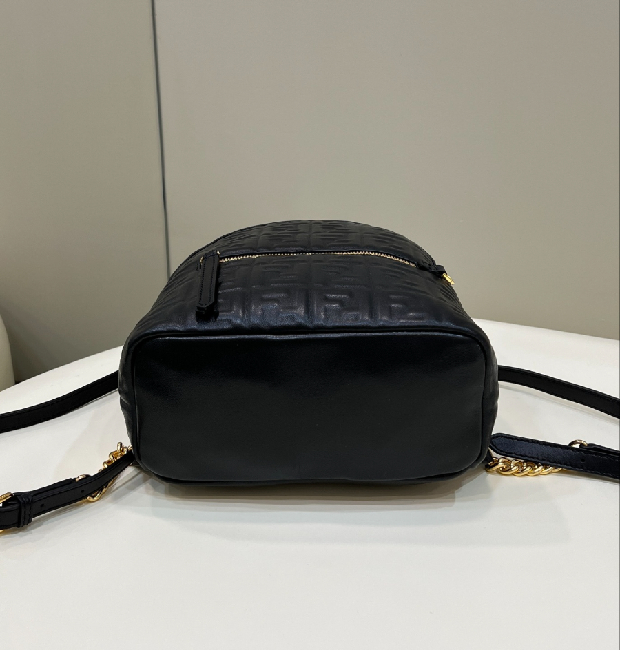 펜디 백팩 블랙4.jpg