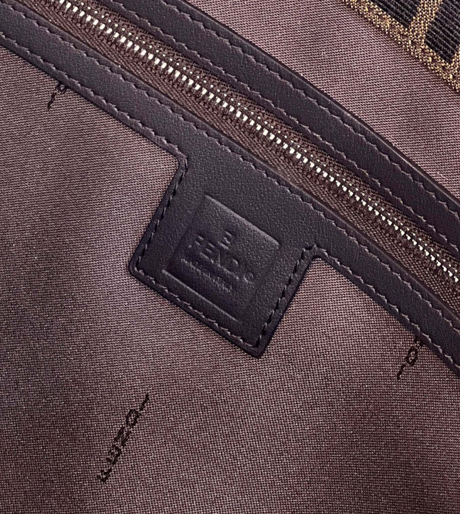 펜디 자카드쇼퍼백 다크브라운7.jpg