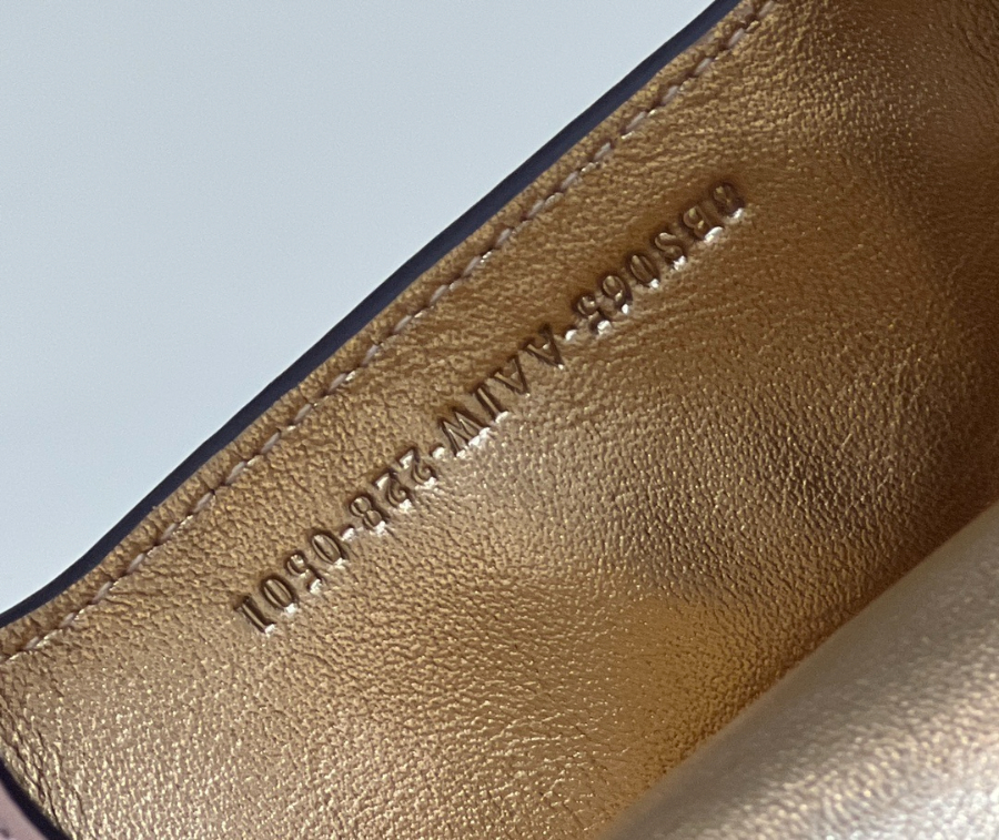 펜디 크로아상백 핑크9.jpg