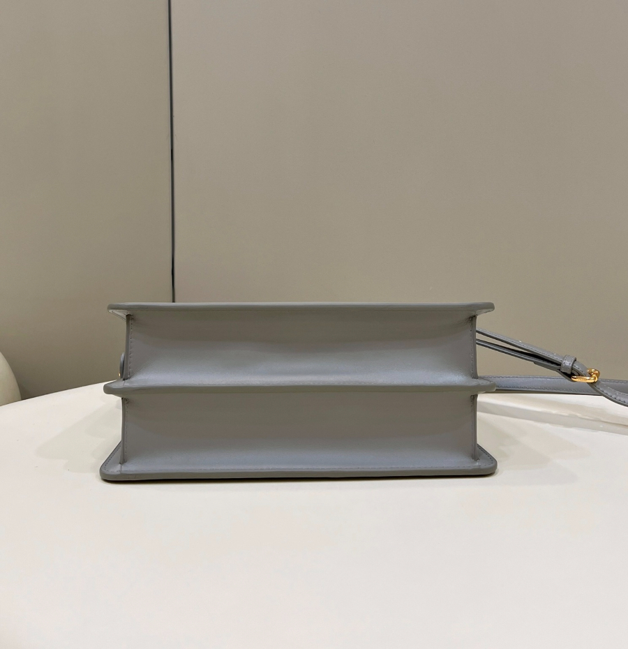 펜디 피카부아이씨유 그레이4.jpg