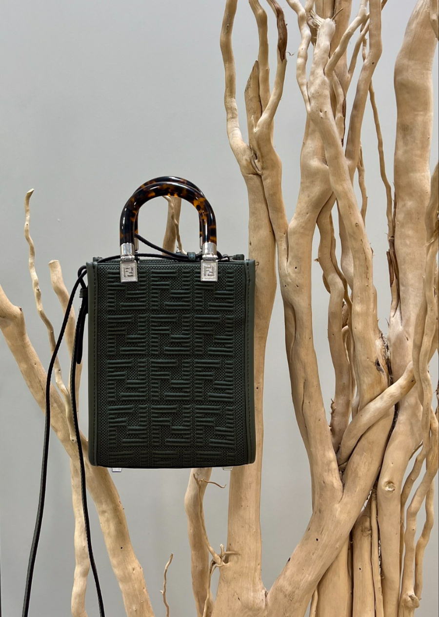 펜디 선샤인미니쇼퍼백 블랙1.jpg