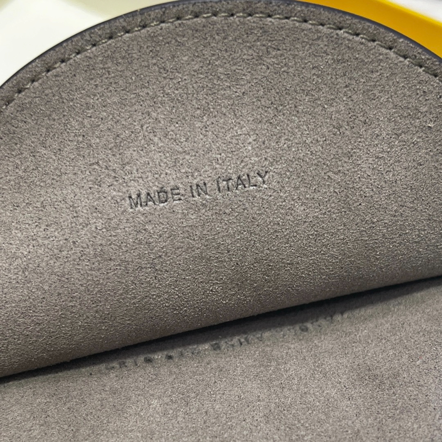 펜디 오락폰홀더백 브라운4.jpg