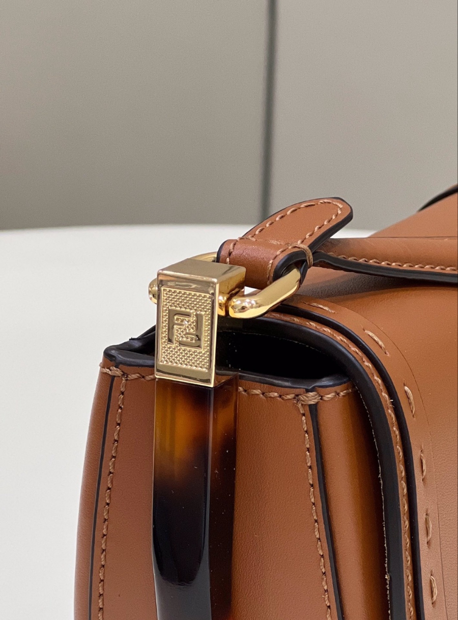 펜디 문라이트숄더백 딥브라운5.jpg