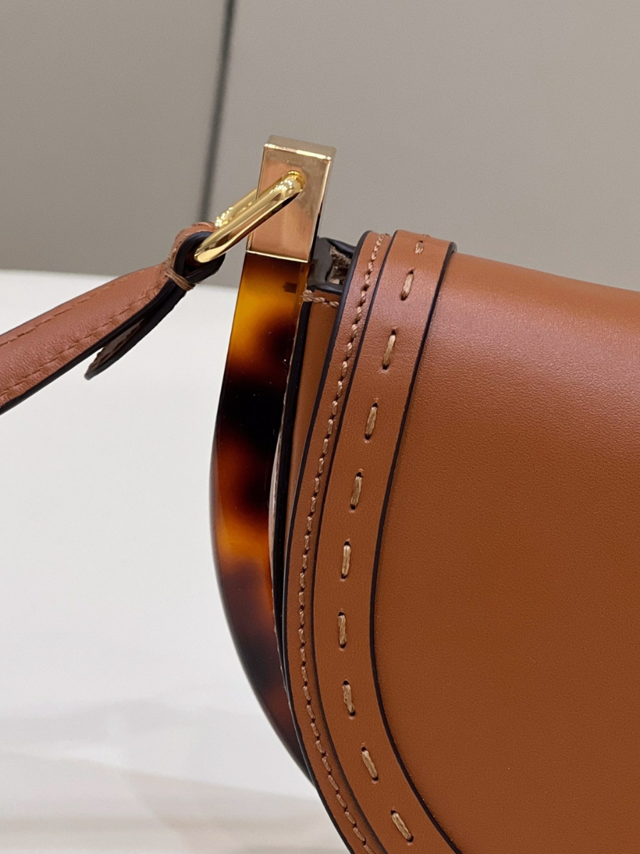 펜디 문라이트숄더백 딥브라운8.jpg