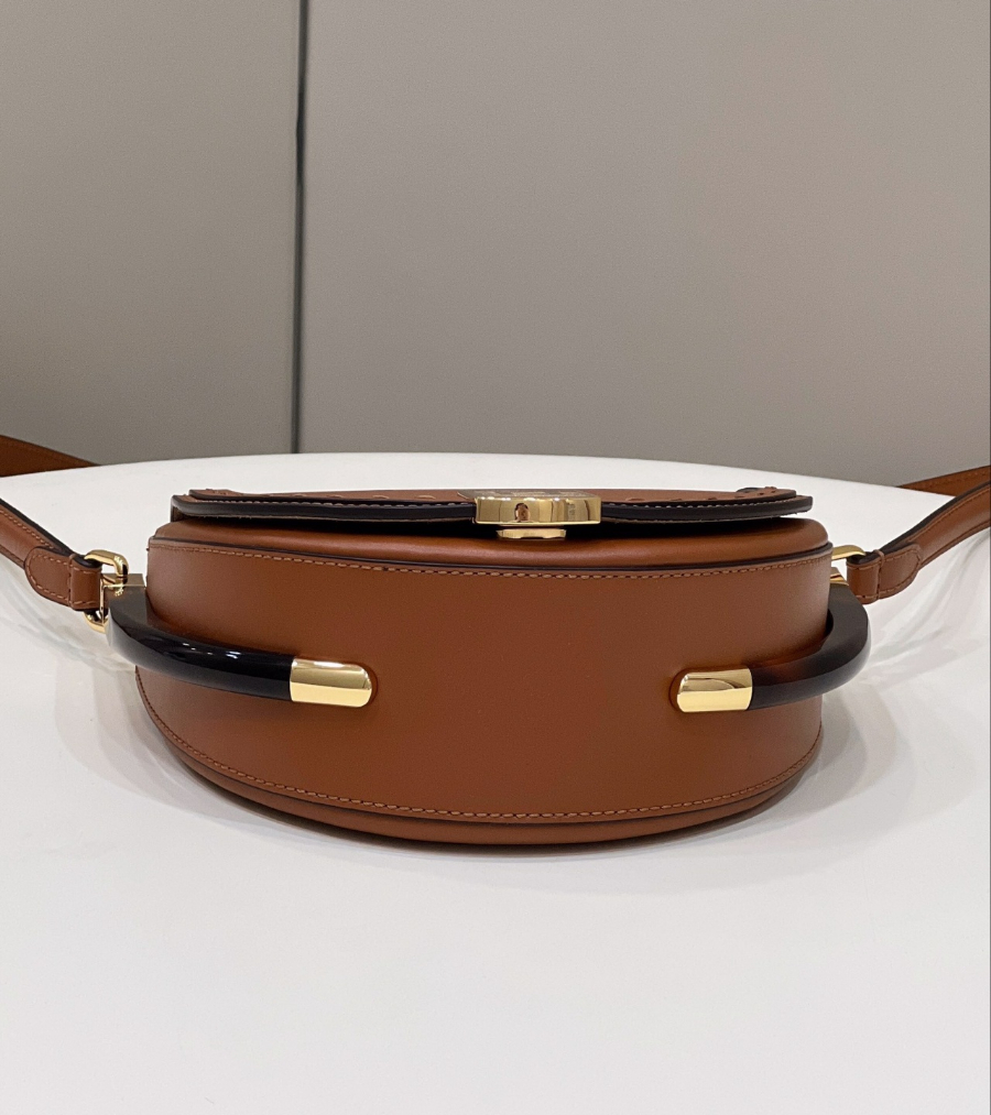 펜디 문라이트숄더백 딥브라운4.jpg