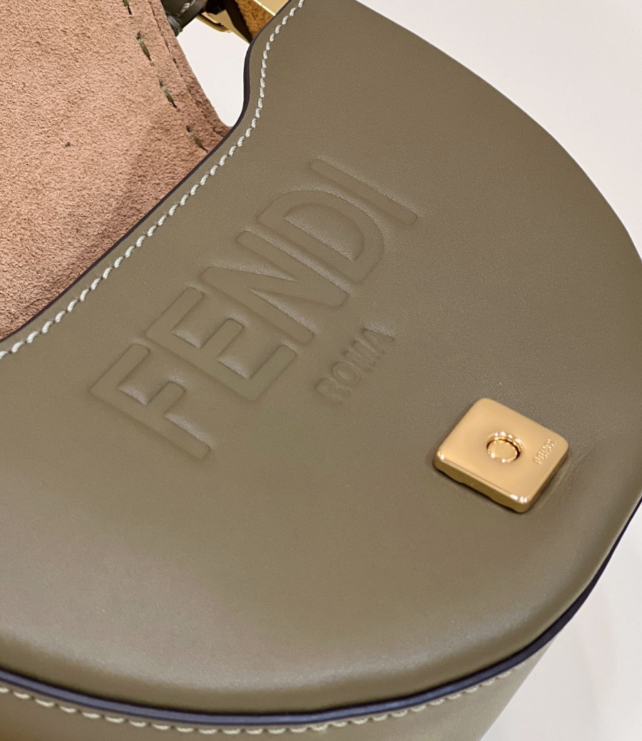 펜디 문라이트숄더백 카키8.jpg