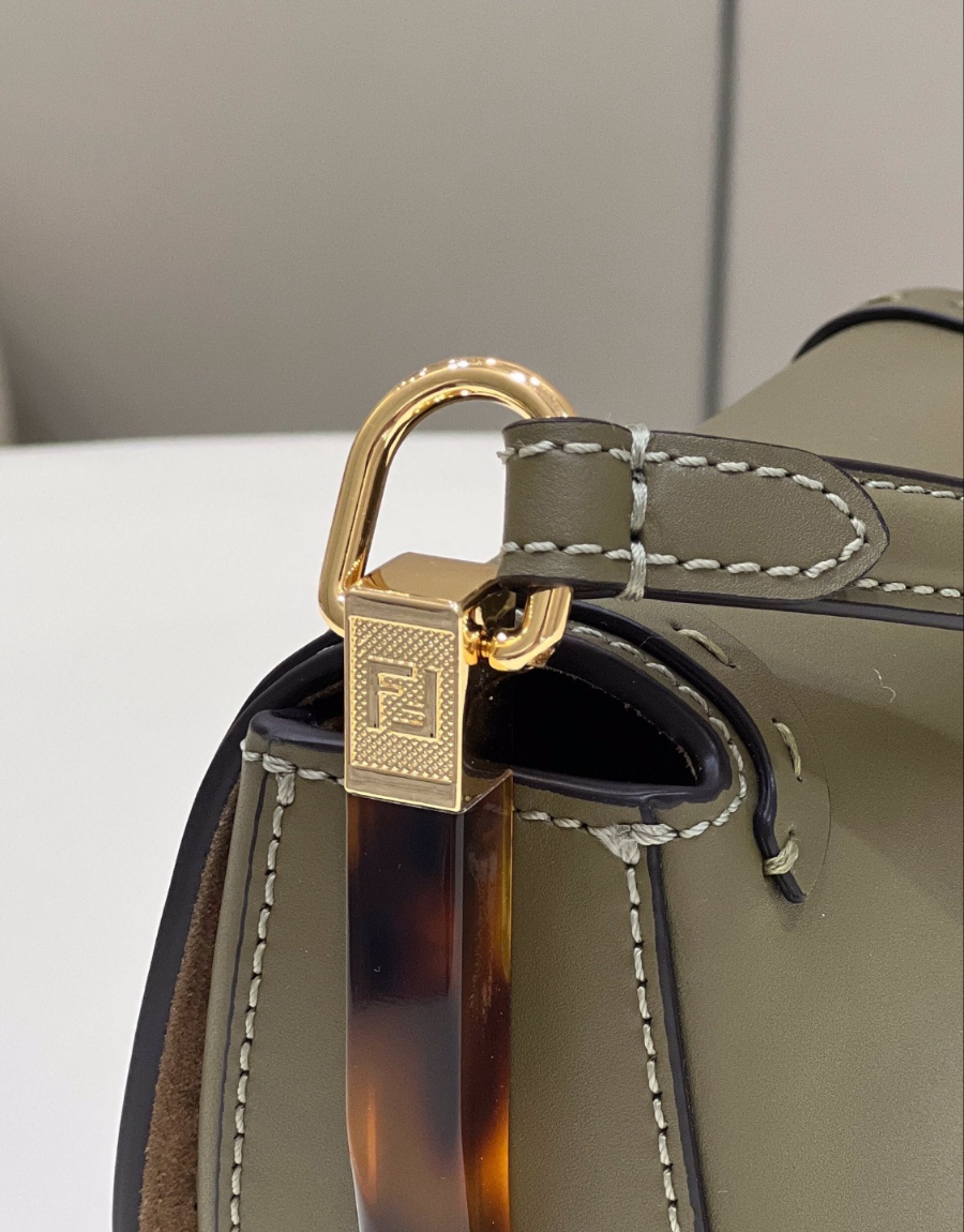 펜디 문라이트숄더백 카키5.jpg