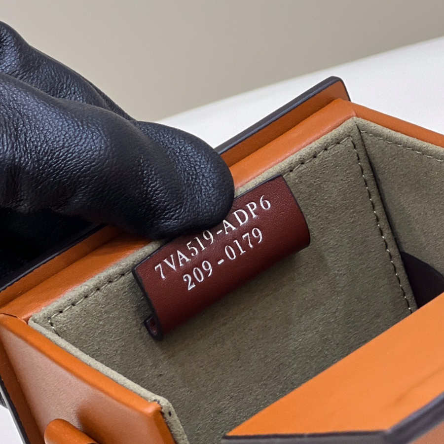 펜디 세로형박스가죽백 딥브라운8.jpg