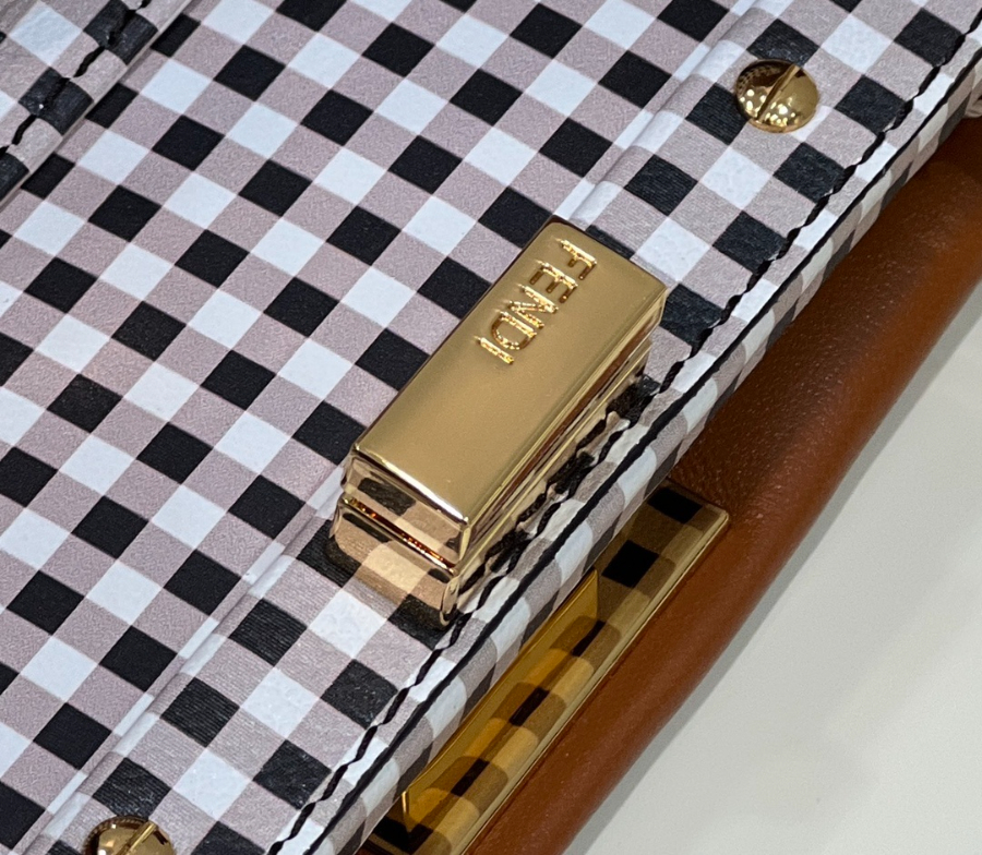 펜디 피카부아이코닉 브라운7.jpg