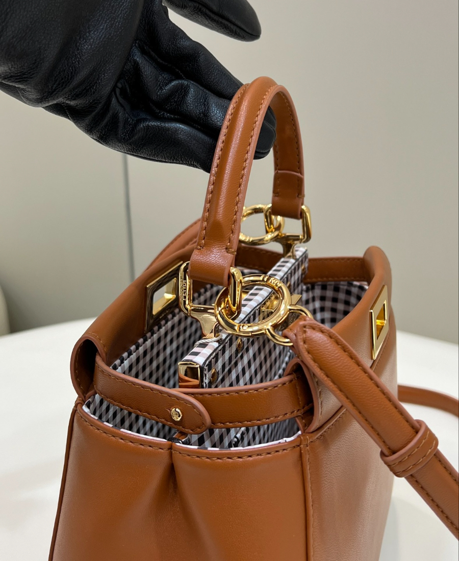 펜디 피카부아이코닉 브라운3.jpg