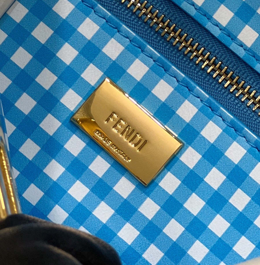 펜디 피카부아이코닉 아이스화이트6.jpg